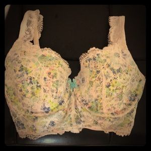 Victoria’s Secret white lace bra size 34D